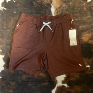 Vuori zipper pocket shorts